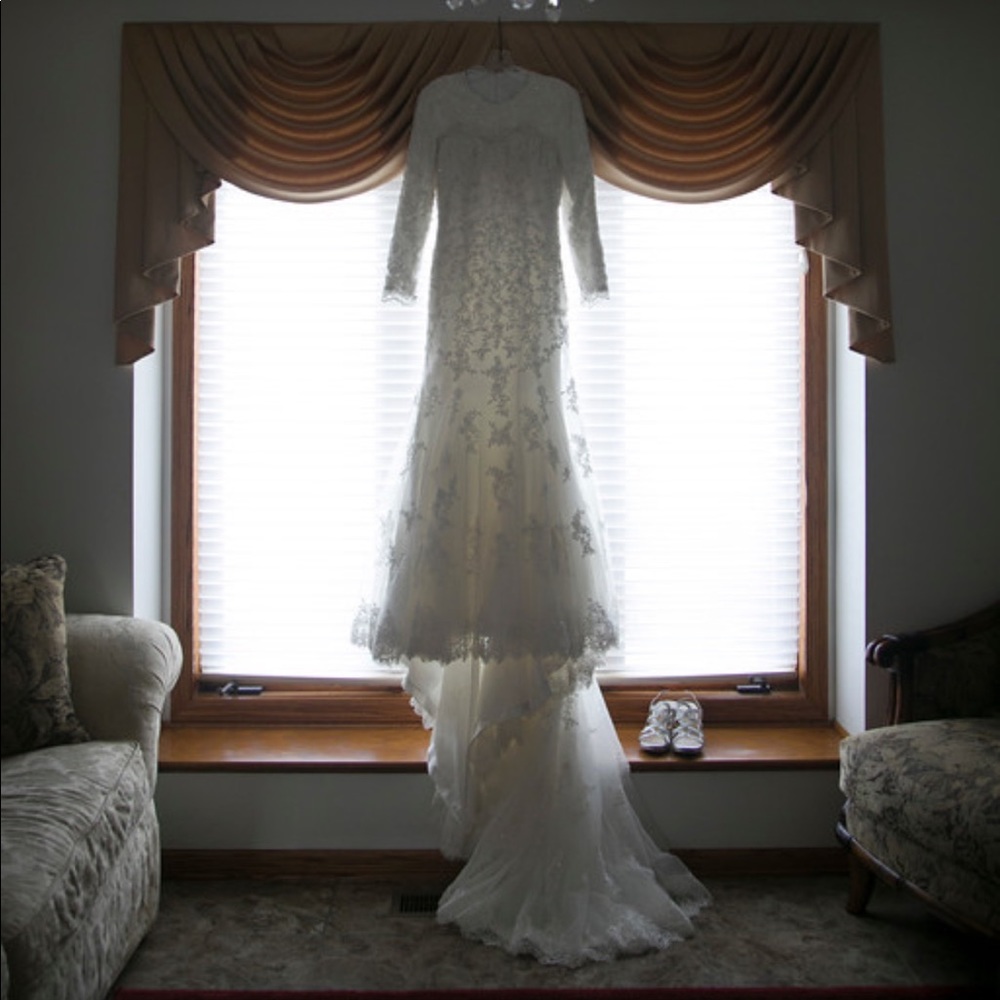 Wedding dress for sale! - Picture 3 of 7